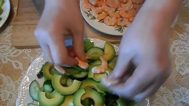 ИЗУМИТЕЛЬНЫЙ САЛАТ ИЗ КОРОЛЕВСКИХ КРЕВЕТОК И АВОКАДО - МОРЕ КРАСОК И ВКУСОВ, ПОПРОБУЙТЕ! смотреть онлайн