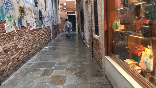 Как ориентироваться в Венеции и что смотреть? | Прогулки по Венеции #7 смотреть онлайн