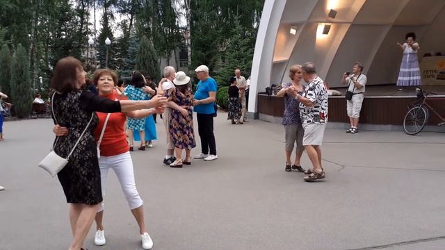 ХАРЬКОВСКИЙ ВАЛЬС!???/ТАНЦЫ В ПАРКЕ ГОРЬКОГО ХАРЬКОВ ИЮНЬ 2021 смотреть онлайн