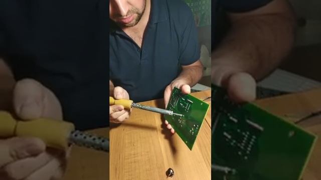Ремонт двухконтурного газового котла ZOOM BOILERS 24 BF не включается отопление и зимний режим смотреть онлайн