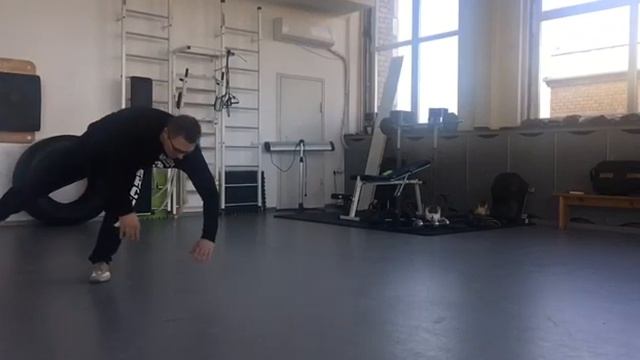 Комплекс упражнений «АРКУДА». Упражнение №5 Боковой кувырок с положения стоя. смотреть онлайн