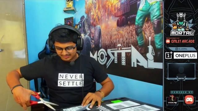 UNBOXING 2 PLAY BUTTONS FROM YouTube | MortaL | Gaming Partner- OnePlus смотреть онлайн