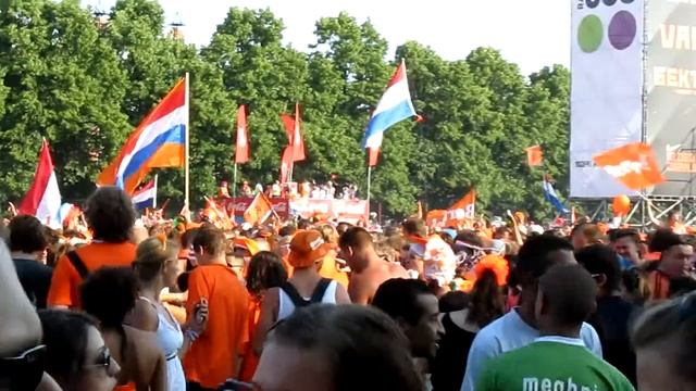 NEDvsESP.Amsterdam.Wild.Canon.SX210.HDRIP--Part15.f4v смотреть онлайн