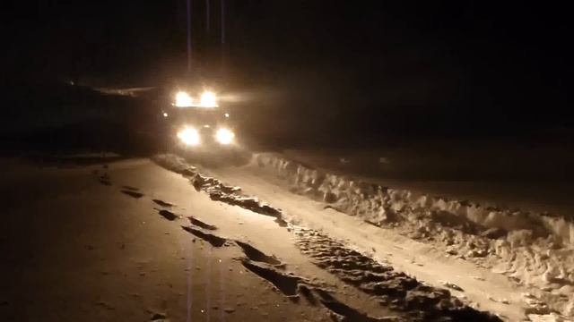 FJ Cruiser зимняя дорога в бору смотреть онлайн