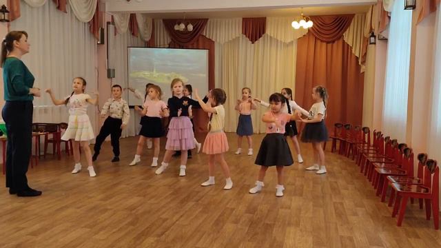 "Прогулка по Петербургу" -  музыкальное занятие в детском саду.