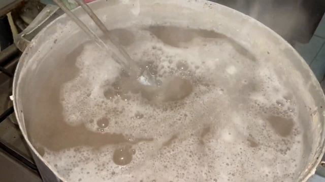 Пытаемся ОТМЫТЬ средством из интернета! Получиться? Как отмыть старую кастрюлю или сковородку! смотреть онлайн