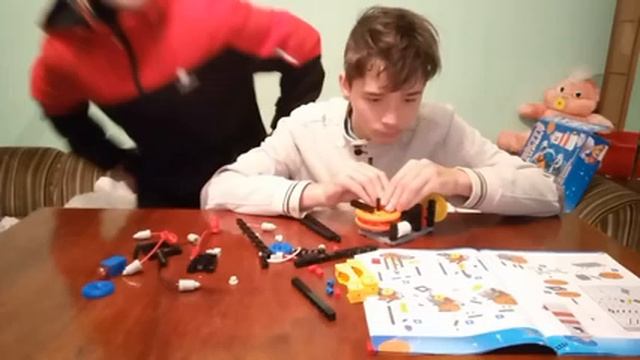 Собираем маяк из электронного конструктора!? смотреть онлайн