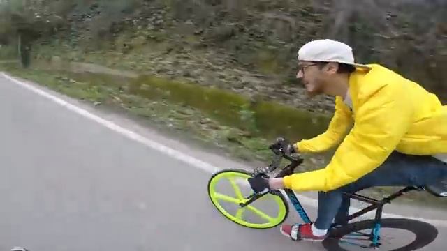 Incredible Man - Wolfbotts - the number 1 in the world in a descent - DAFNEFIXED fixedgear смотреть онлайн