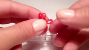 Брелок ЗЛАЯ ПТИЦА из резинок, на станке МОНСТР ТЭИЛ,  Радужки Rainbow Loom