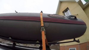 Погрузка и перевозка надувной ПВХ лодки на крыше авто Suzuki Grand Vitara