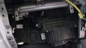 SUBARU Forester SG5. Снятие бардачка, замена салонного фильтра