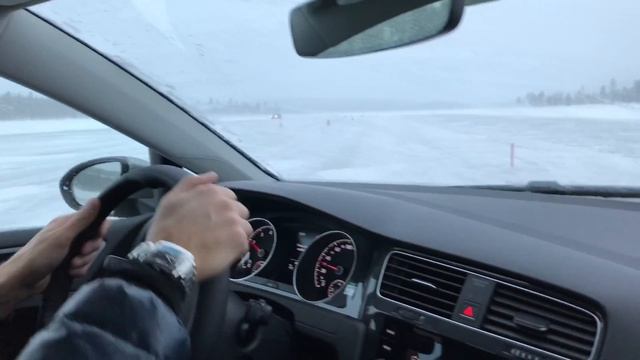 Зимние Шины с шипами и без. Липучка или Шипы? Проверил лично смотреть онлайн