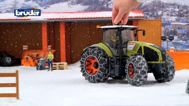 Claas Axion 950 mit Schneeketten und Schneefräse -- 03017 -- Bruder Spielwaren смотреть онлайн