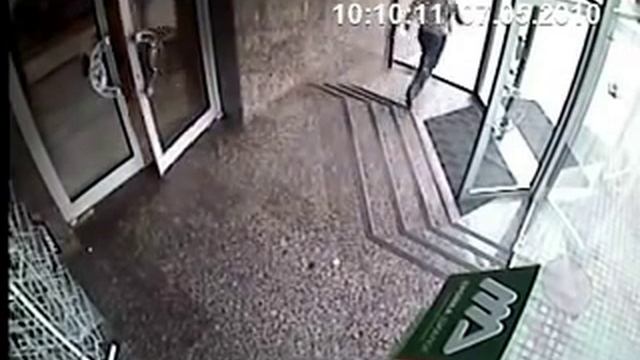 Ну очень чистое стекло ! смотреть онлайн