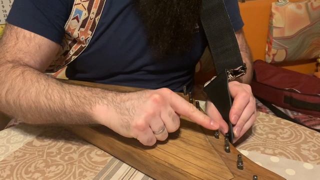 Установка гитарного ремня на гусли смотреть онлайн