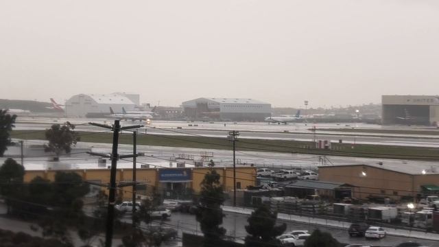 ?LIVE 4K Plane Spotting At Los Angeles International Airport | LAX Reverse Ops