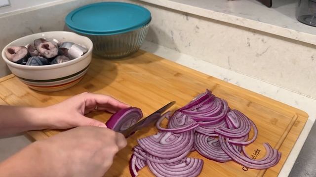 Малосольная скумбрия в домашних условиях! смотреть онлайн