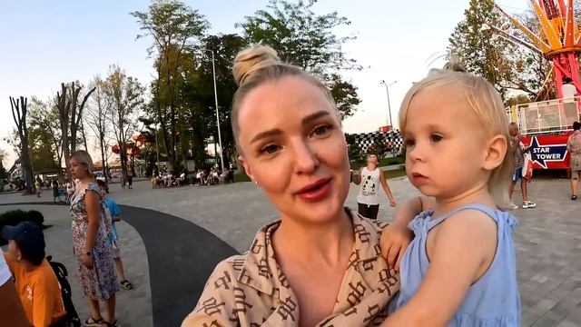 Дочка Первый Раз в ПАРКЕ АТРАКЦИОНОВ ? Отдыхаем с Сестрой в БАССЕЙНЕ *Летний Влог* смотреть онлайн