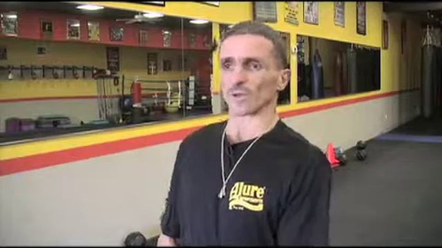 Fitness Through Boxing trainer Rob Vanacore on FiOS1's Push Pause смотреть онлайн