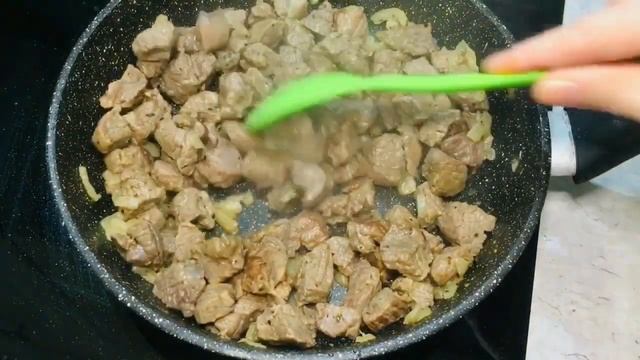 Тыква с мясом в сковороде: вкусное и сочное самостоятельное блюдо или дополнение к любому гарниру смотреть онлайн
