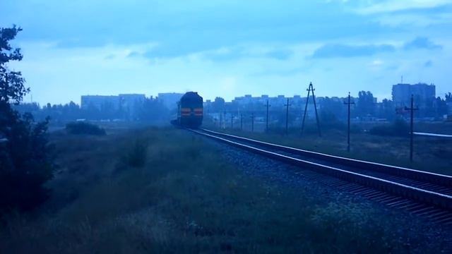2ТЭ116-1319 с пригородным поездом Энергодар-Запорожье смотреть онлайн