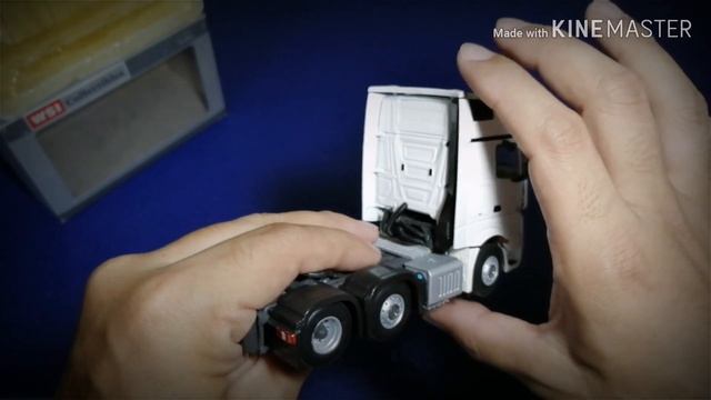 UNBOXING OF WSI MERCEDES BENZ ACTROS MP4 GIGASPACE DIECAST MODEL BY ZACK TRUCKS ETC REVIEW смотреть онлайн