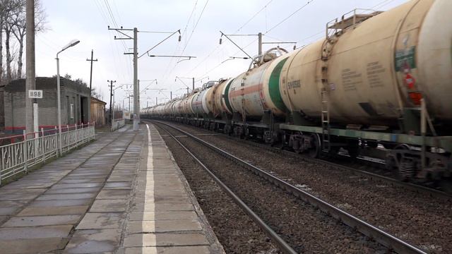 Электровоз ВЛ80С-1318/1725А с грузовым поездом смотреть онлайн