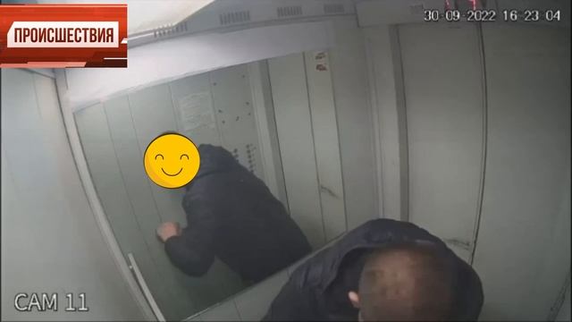 В Санкт-Петербурге курьер Dеlivеry-club ест грязными рyкaми зaказ клиентa смотреть онлайн