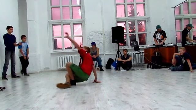 B-boys Апельсин, Рыжий, Влад (Соковыжималка) смотреть онлайн