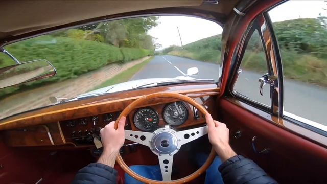 1968 Daimler 250 2.5 V8 4 Speed Manual POV - The Daimler V8 Driving Experience смотреть онлайн