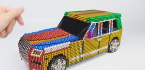 Ролс-Ройс из магнитных шариков