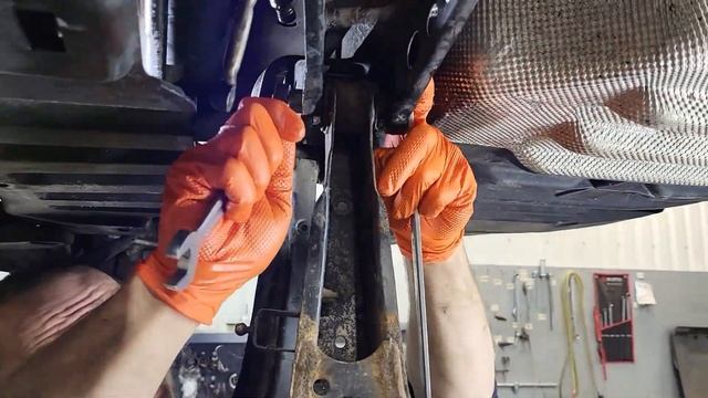 Rear lower control arm(wishbone) inner bushing replacement VW Passat B7/B6/CC. смотреть онлайн