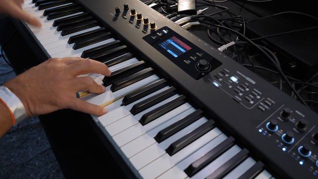 Numa X Piano, el nuevo piano digital de Studiologic смотреть онлайн