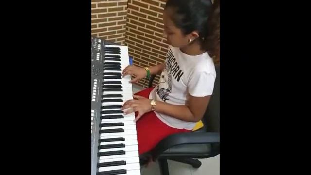 Makes you feel good ...Renesmee's Lullaby Piano смотреть онлайн