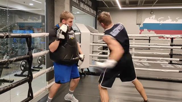 Двух ударная комбинация (голова+ печень) смотреть онлайн