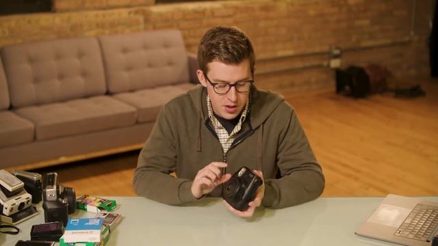 How to Use the Fuji Instax Mini 8 and 9 Cameras смотреть онлайн
