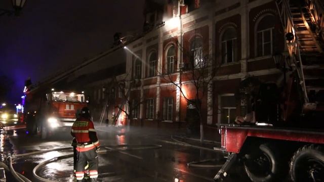 Пожар в центре Астрахани смотреть онлайн