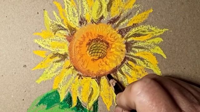 Как нарисовать подсолнух сухой пастелью на крафтовой бумаге. смотреть онлайн