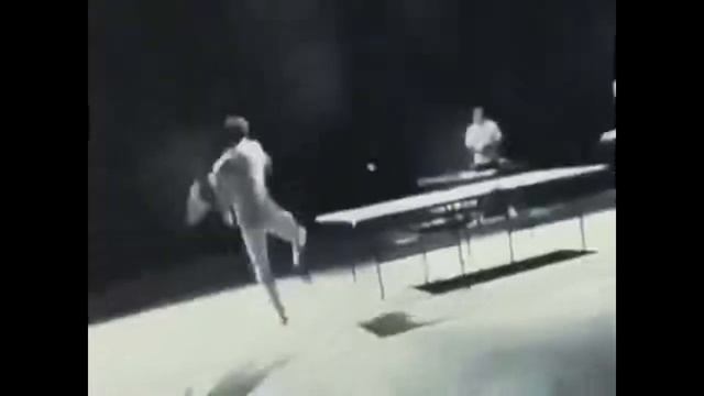 Неповторимая игра Bruce Lee в Ping Pong смотреть онлайн