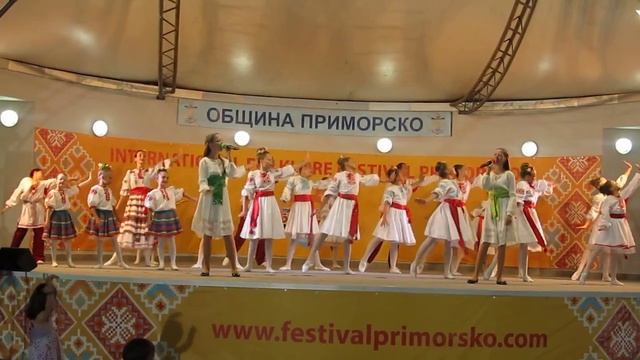 Полина и Анастасия Шкелёнок. "Каласочкi, зярнятачкi" смотреть онлайн
