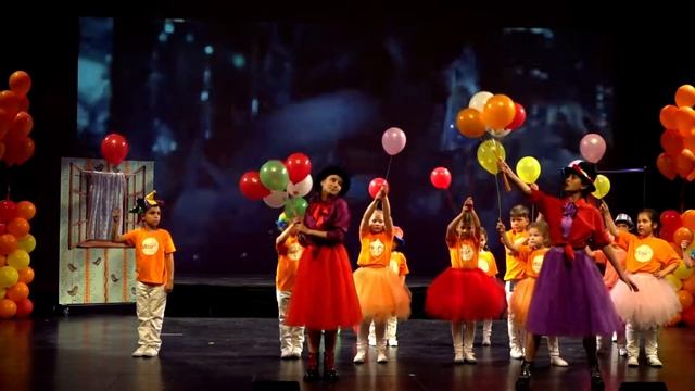 Песня «ЭТОЙ ЯРМАРКИ КРАСКИ»