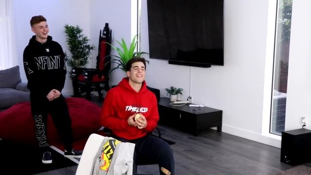 DON’T Step On The WRONG Item - Challenge смотреть онлайн