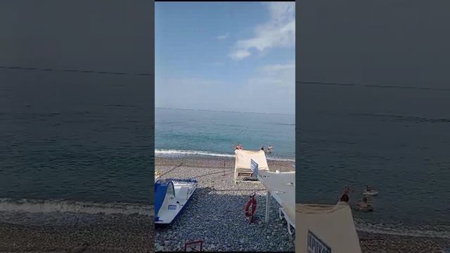 Развлечения на пляже в Лоо смотреть онлайн
