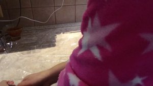 Беларусь | Клею пленку для защиты кухонного фартука