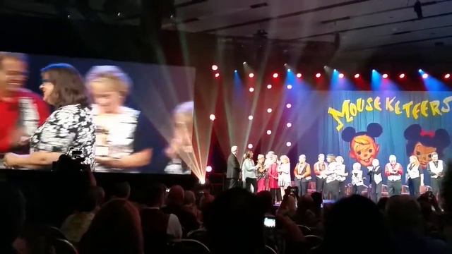 D23 EXPO 2015 Leonard Maltin surprises the original Mouseketeers and becomes an honarary Mouseketee смотреть онлайн