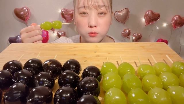 ASMR Candied Grape Tanghulu【Mukbang/ Eating Sounds】【English subtitles】 смотреть онлайн