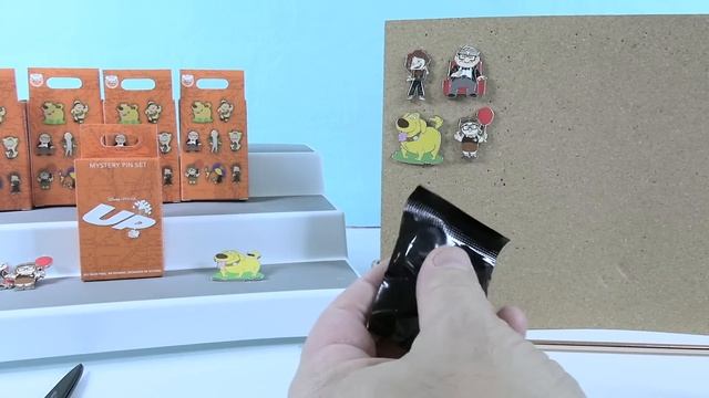 Disney Pixar Up Blind Box Collector Mystery Trading Pins Unboxing Review | CollectorCorner смотреть онлайн