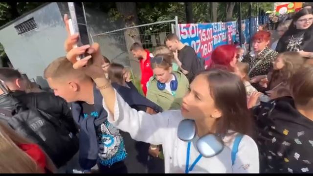 Первый раз приехала в Москву на VK Fest? смотреть онлайн