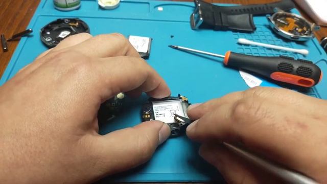 Samsung Galaxy Watch SM-R800- разборка и замена аккумуляторной батареи