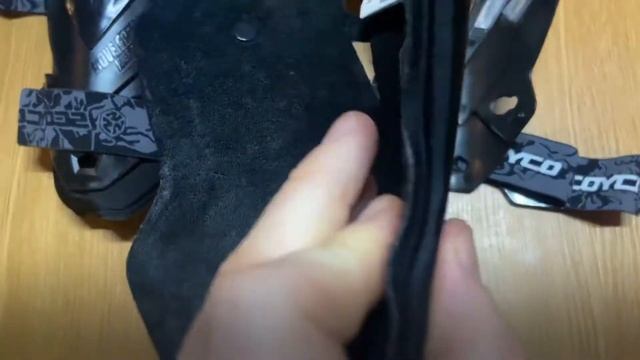 Scoyco K12 — шарнирные наколенники смотреть онлайн